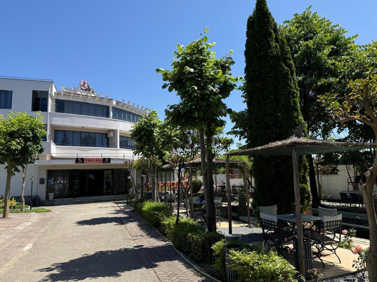 Sirena Hotel Tushemisht Exteriör bild