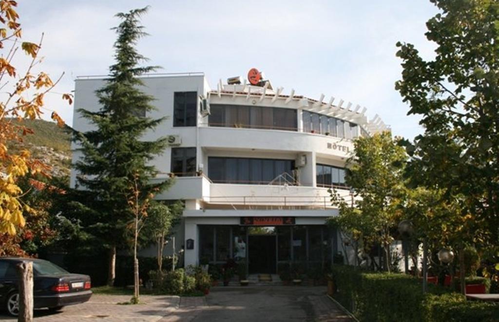 Sirena Hotel Tushemisht Exteriör bild