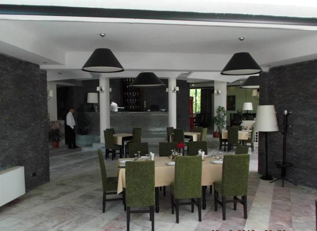 Sirena Hotel Tushemisht Exteriör bild